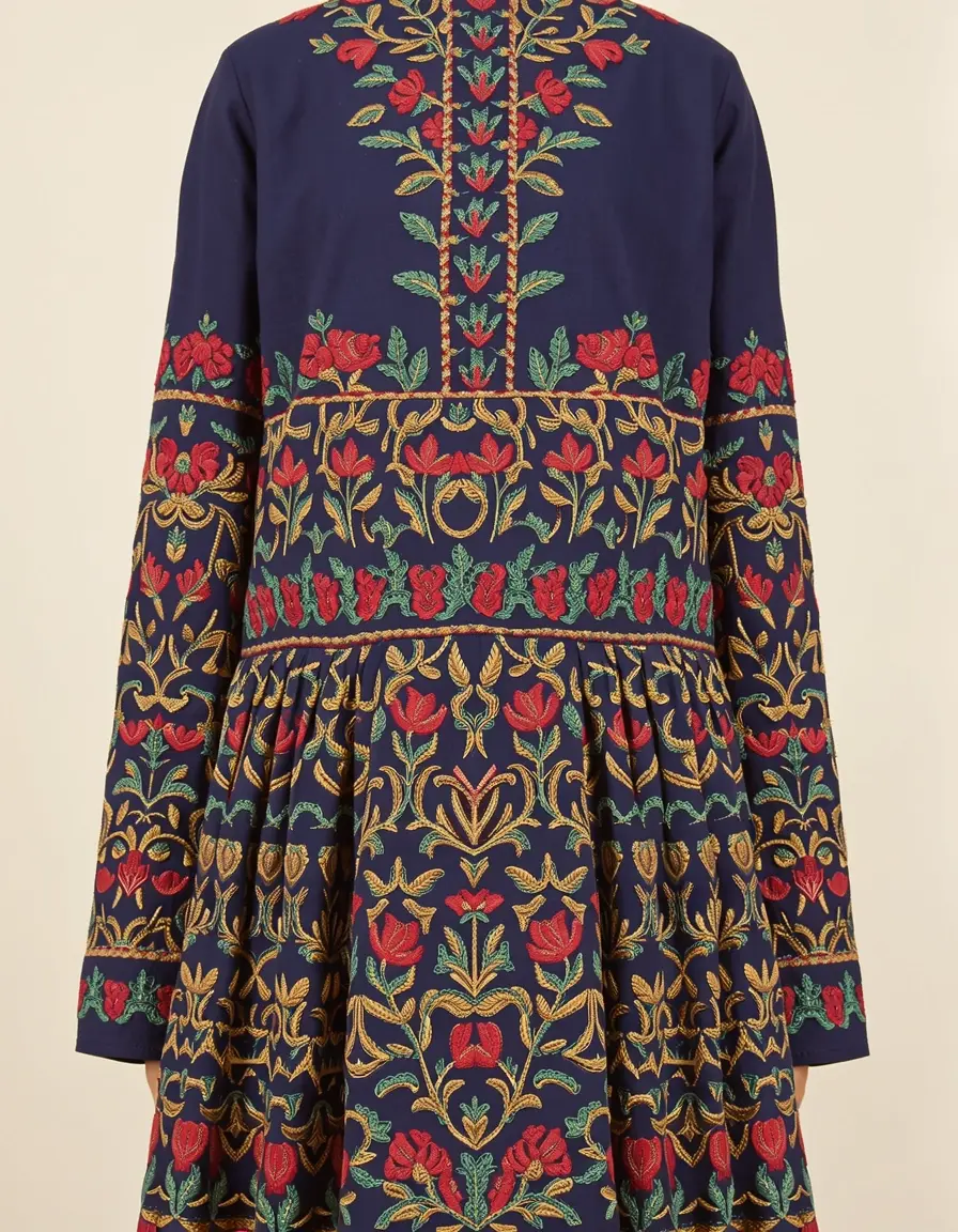 Besticktes festliches Langarmkleid