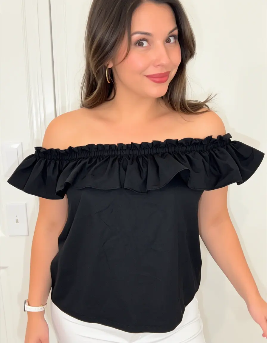 Schwarzes schulterfreies Kleid mit Rüschen